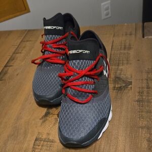 Under Armour Gray and Red Athletic Shoes with Modern Design